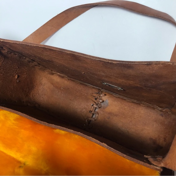 Vintage Rare Tan Stamped Hand Tooled Embossed Leather Saddle Top Shoulder Bag - Picture 9 of 16